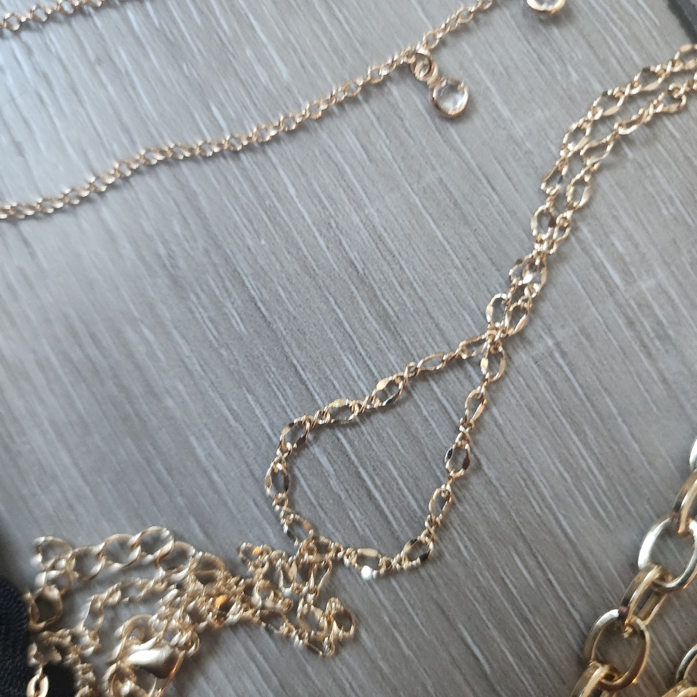 Chokers - Picture 15 of 16